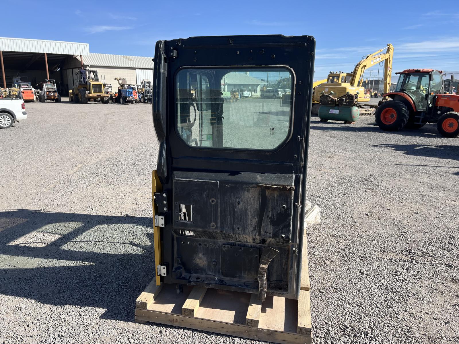 ./imagenes/INVOICE/2019/17934/CABINA PARA EXCAVADORA CATERPILLAR 336 (9).JPG